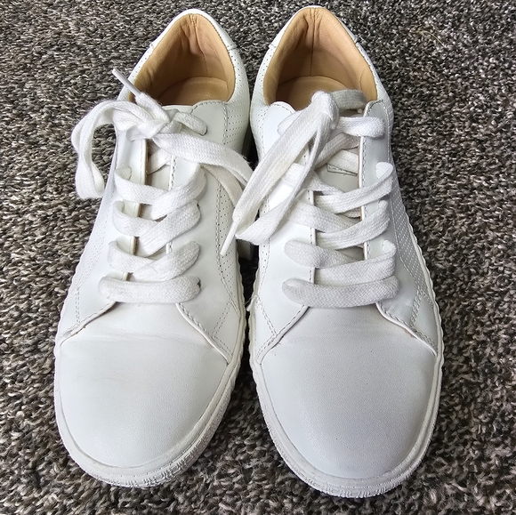 Steve Madden White Sneakers Low-Top Minimalist - Picture 2 of 4